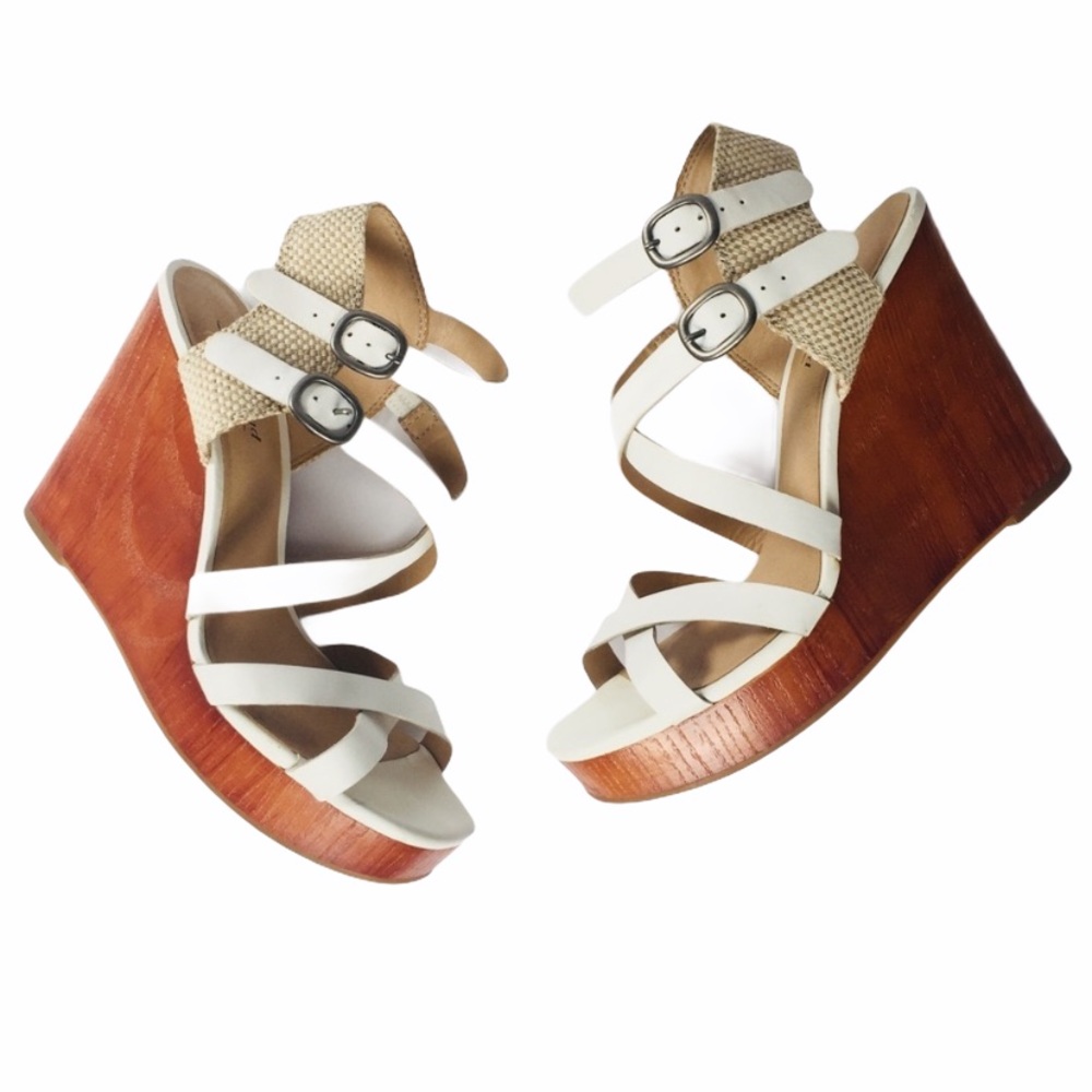 Lucky Brand | White strappy sandal wedges